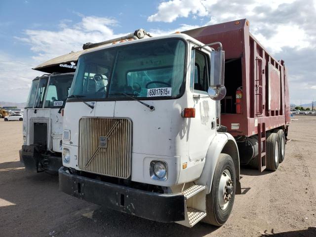 VOLVO UNKNOWN 1995 two tone tilt cab diesel 4V2DCFHD5SN701736 photo #3