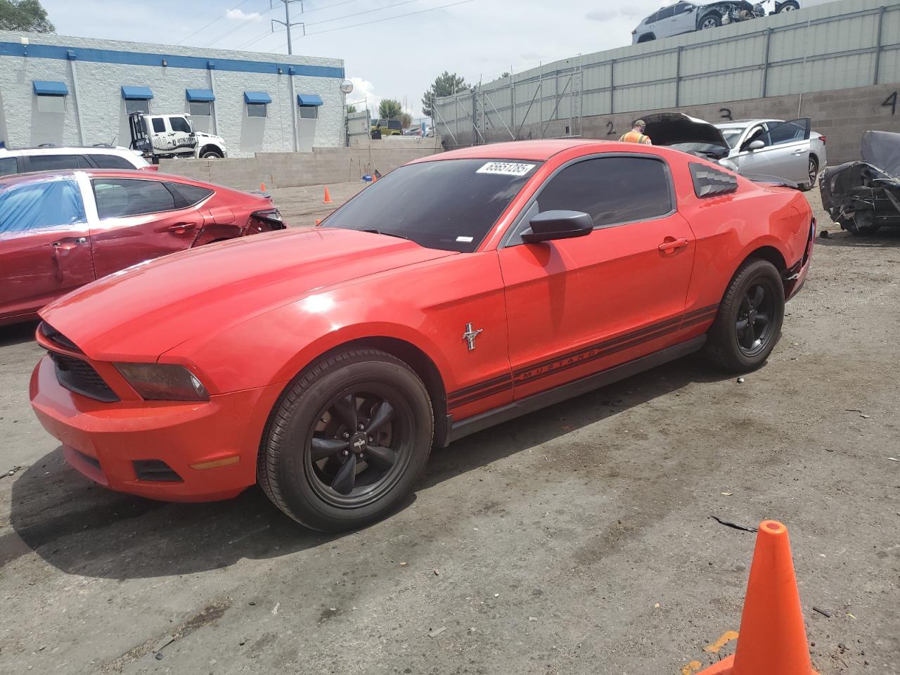 FORD MUSTANG