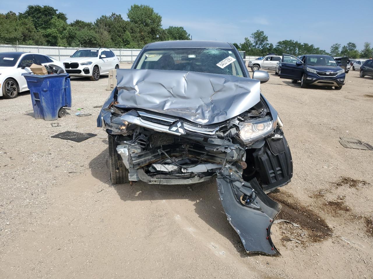 MITSUBISHI OUTLANDER SE