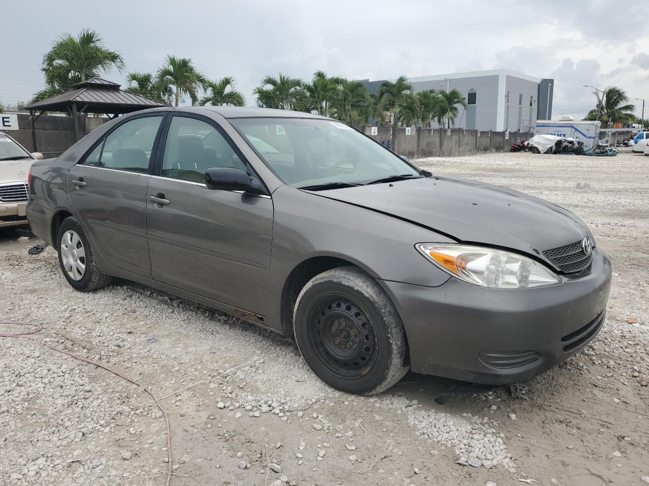 Toyota Camry le 2004