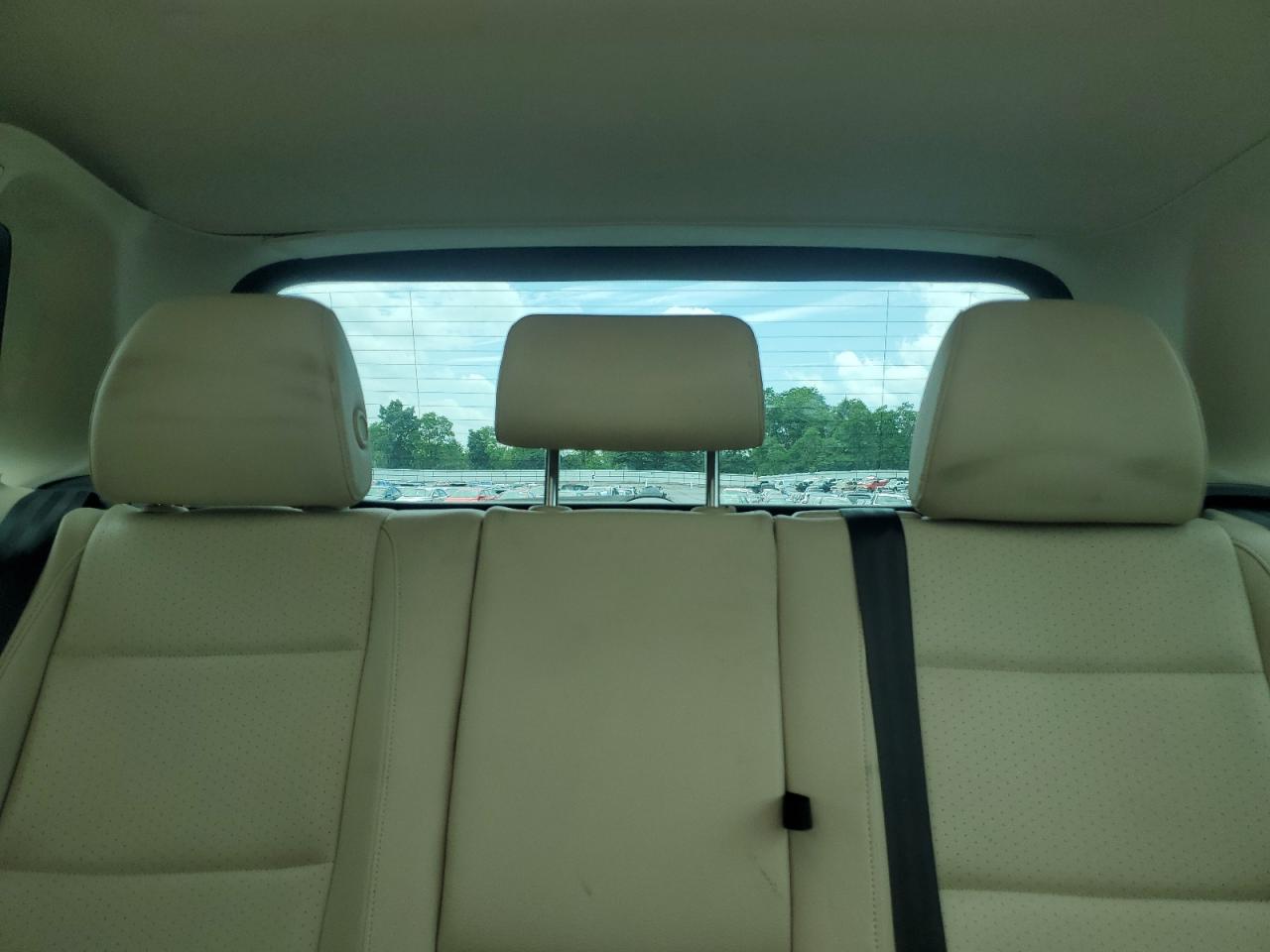Volkswagen Tiguan s 2012
