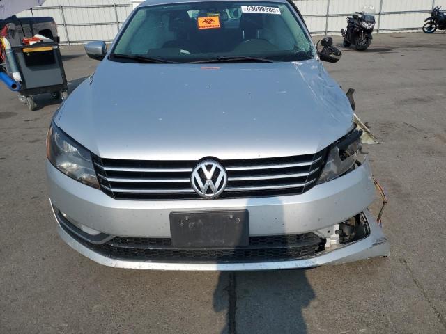 2015 VOLKSWAGEN PASSAT SE 1VWBT7A33FC024119