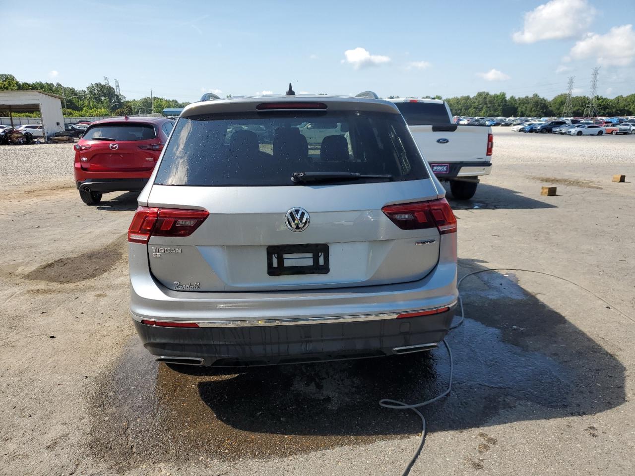 VOLKSWAGEN TIGUAN SE