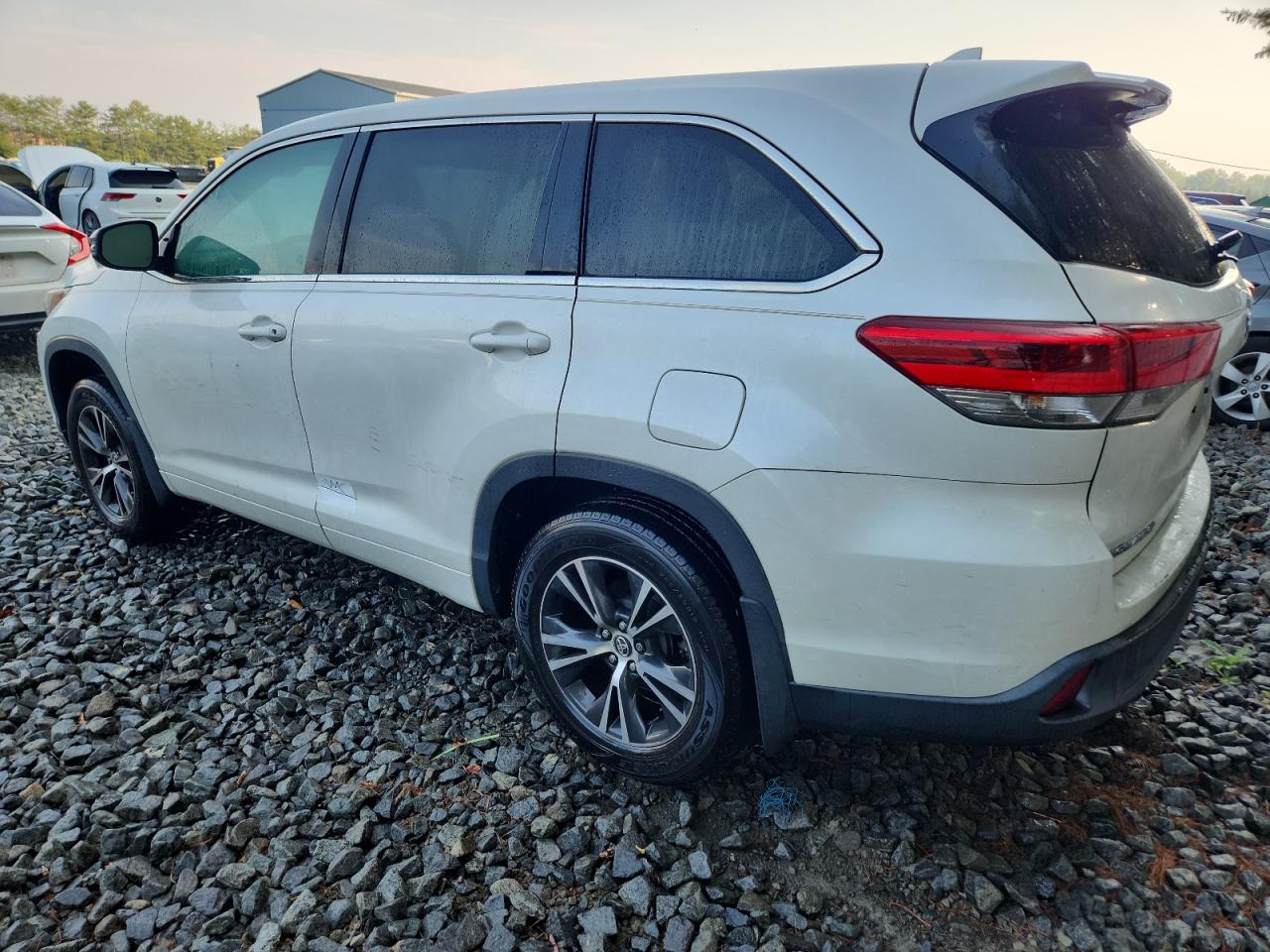 TOYOTA HIGHLANDER LE