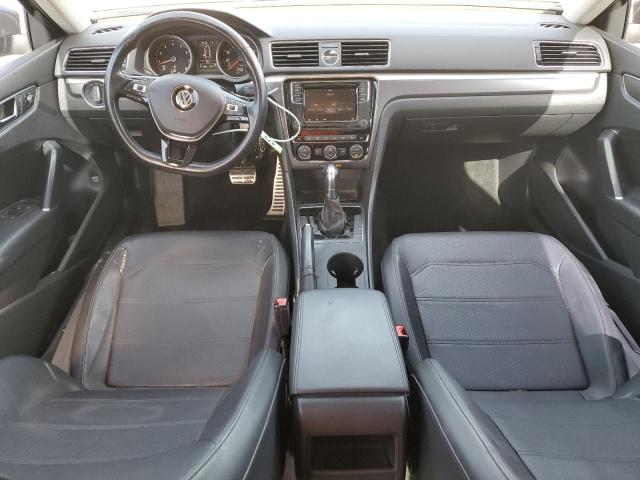 2017 VOLKSWAGEN PASSAT R-L 1VWDT7A32HC052201