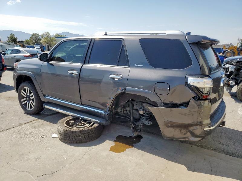 2018 TOYOTA 4RUNNER SR JTEBU5JR8J5555365