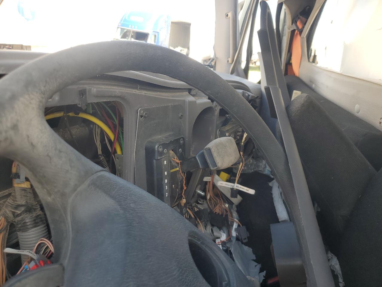 Lot #3291210975 2018 FREIGHTLINER M2 106 MED