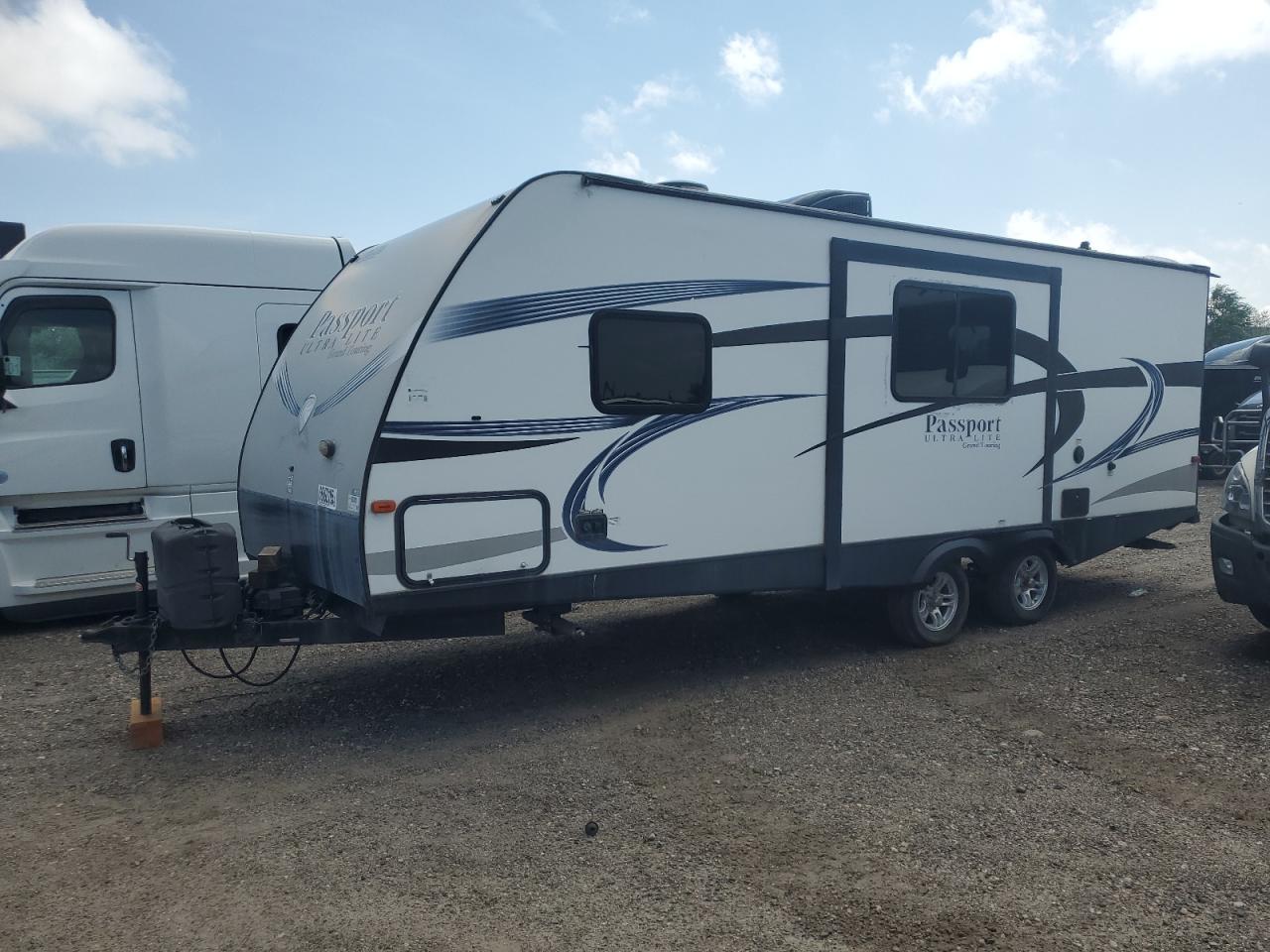 Lot #3214351235 2016 KEYSTONE PASSPORT