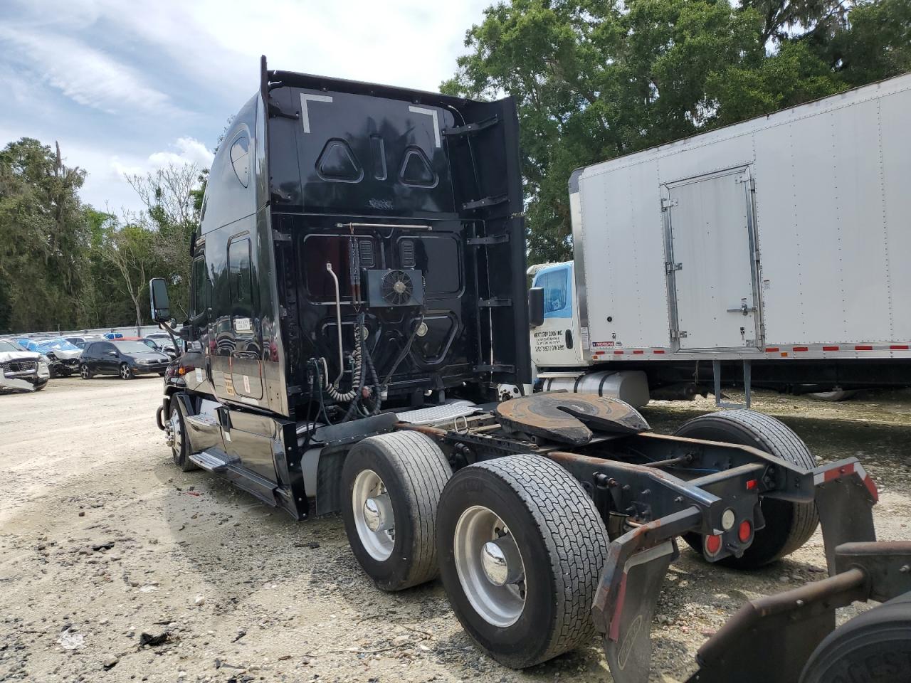 Lot #3191398884 2015 FREIGHTLINER CASCADIA 1