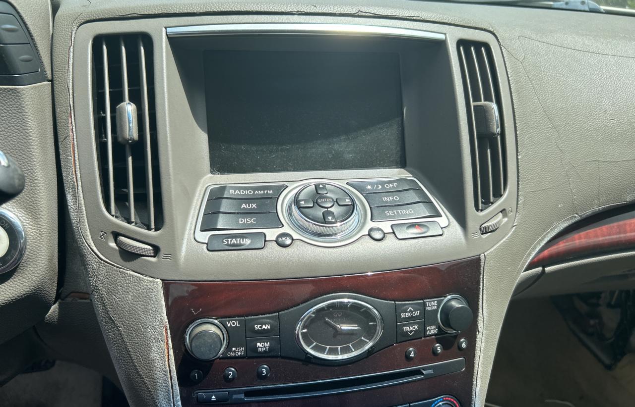 Infiniti G37 base 2011