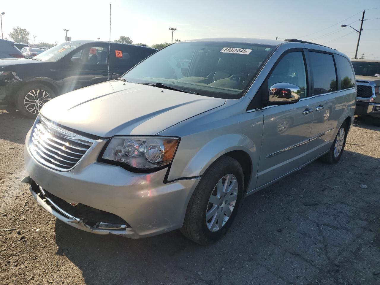 CHRYSLER TOWN & COUNTRY TOURING L