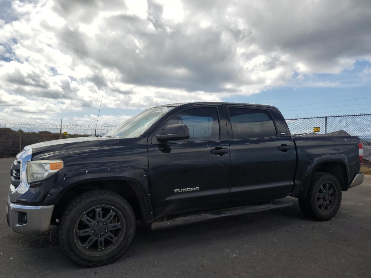 TOYOTA TUNDRA CREWMAX SR5