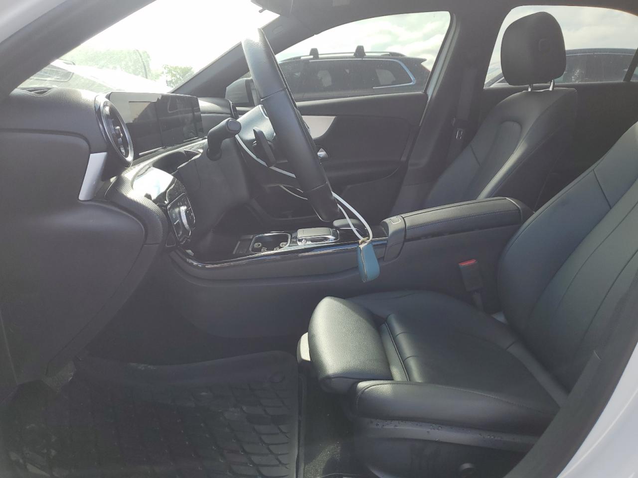 MERCEDES-BENZ A-CLASS 220 4MATIC