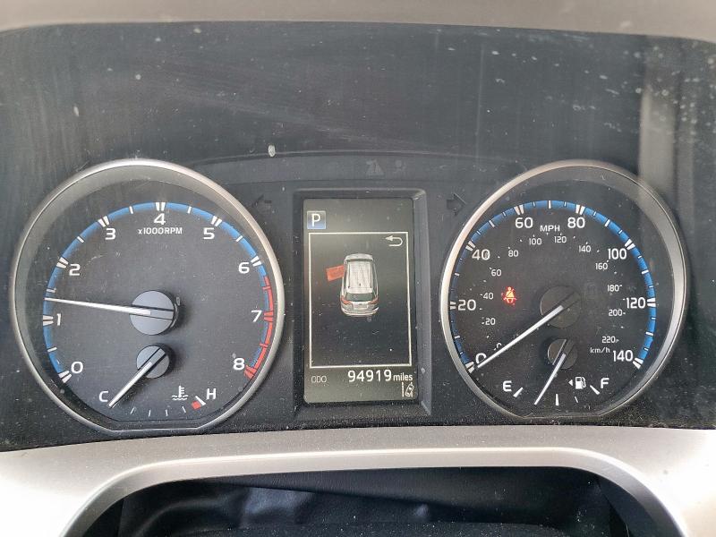 2018 TOYOTA RAV4 LE - JTMZFREV5JD112625