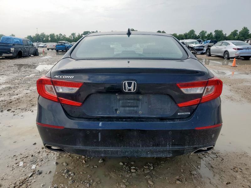 2018 HONDA ACCORD TOU - 1HGCV1F9XJA031456