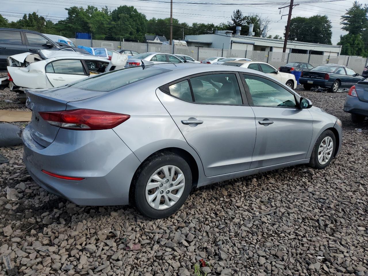 HYUNDAI ELANTRA SE
