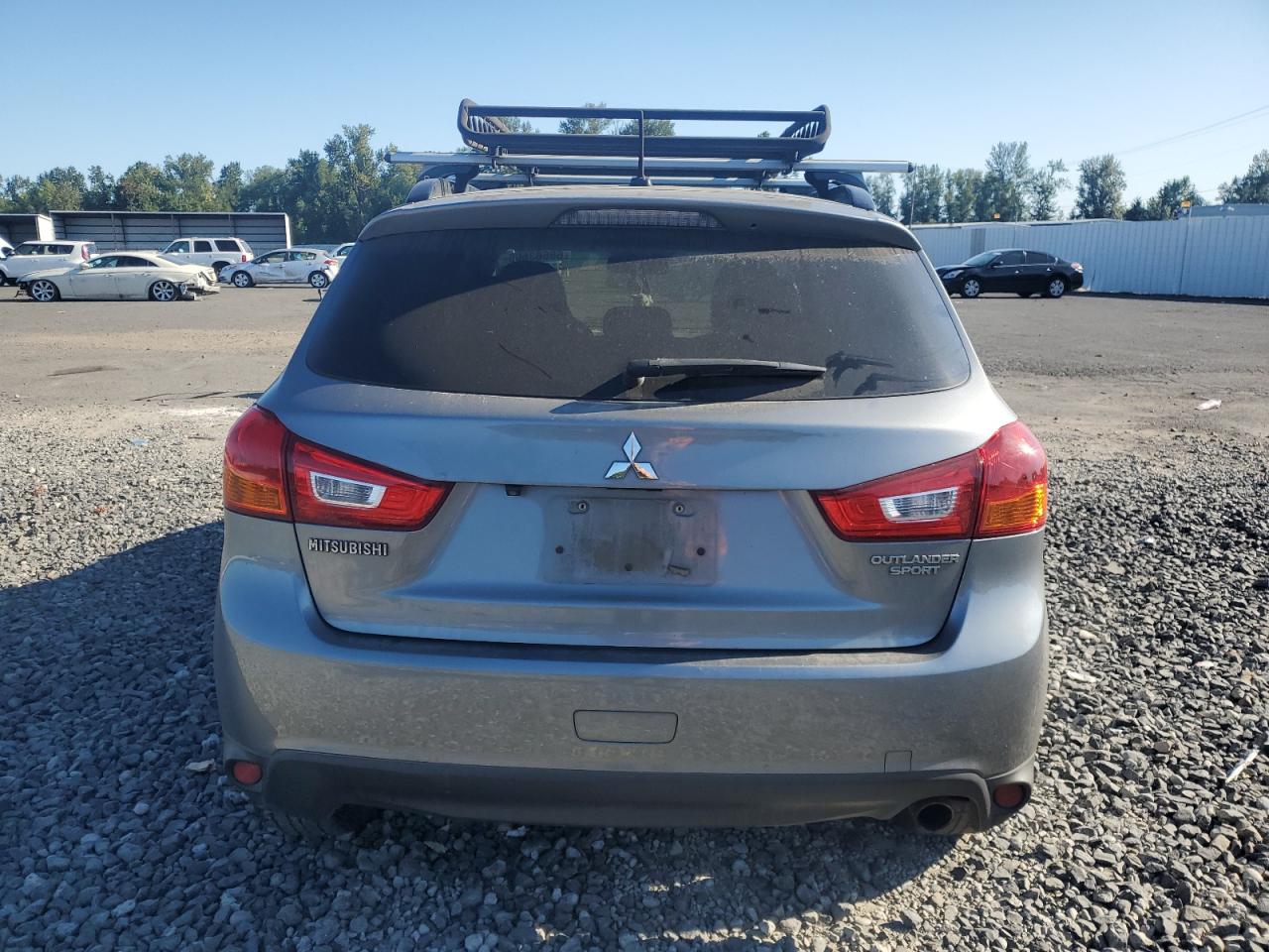 MITSUBISHI OUTLANDER SE