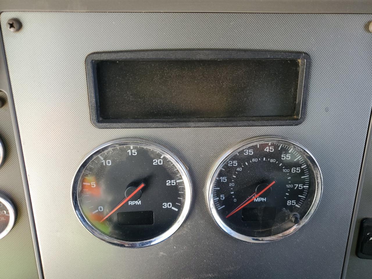 Lot #3217642466 2016 KENWORTH T370