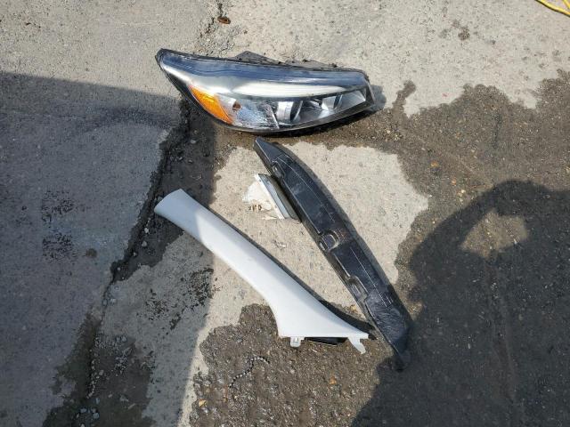 2018 KIA SORENTO LX 5XYPG4A53JG361083
