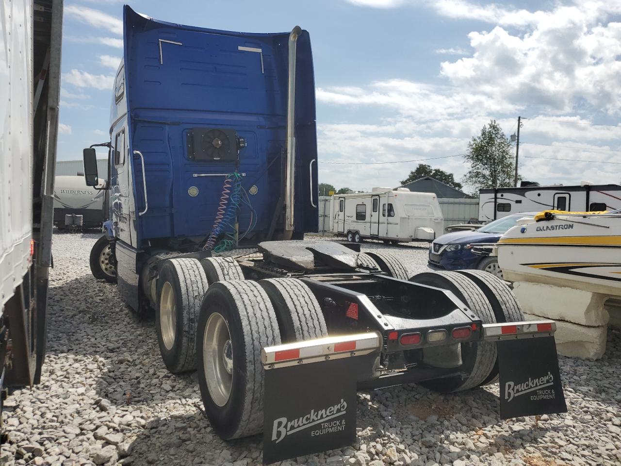 Lot #3284825520 2017 VOLVO VN VNL