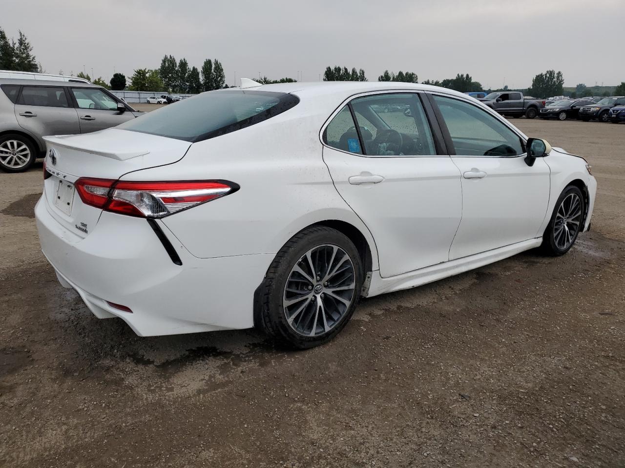 TOYOTA CAMRY XLE