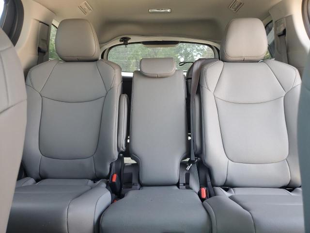 2024 TOYOTA SIENNA XLE 5TDJRKEC4RS185981