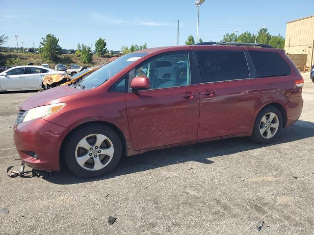 TOYOTA SIENNA LE