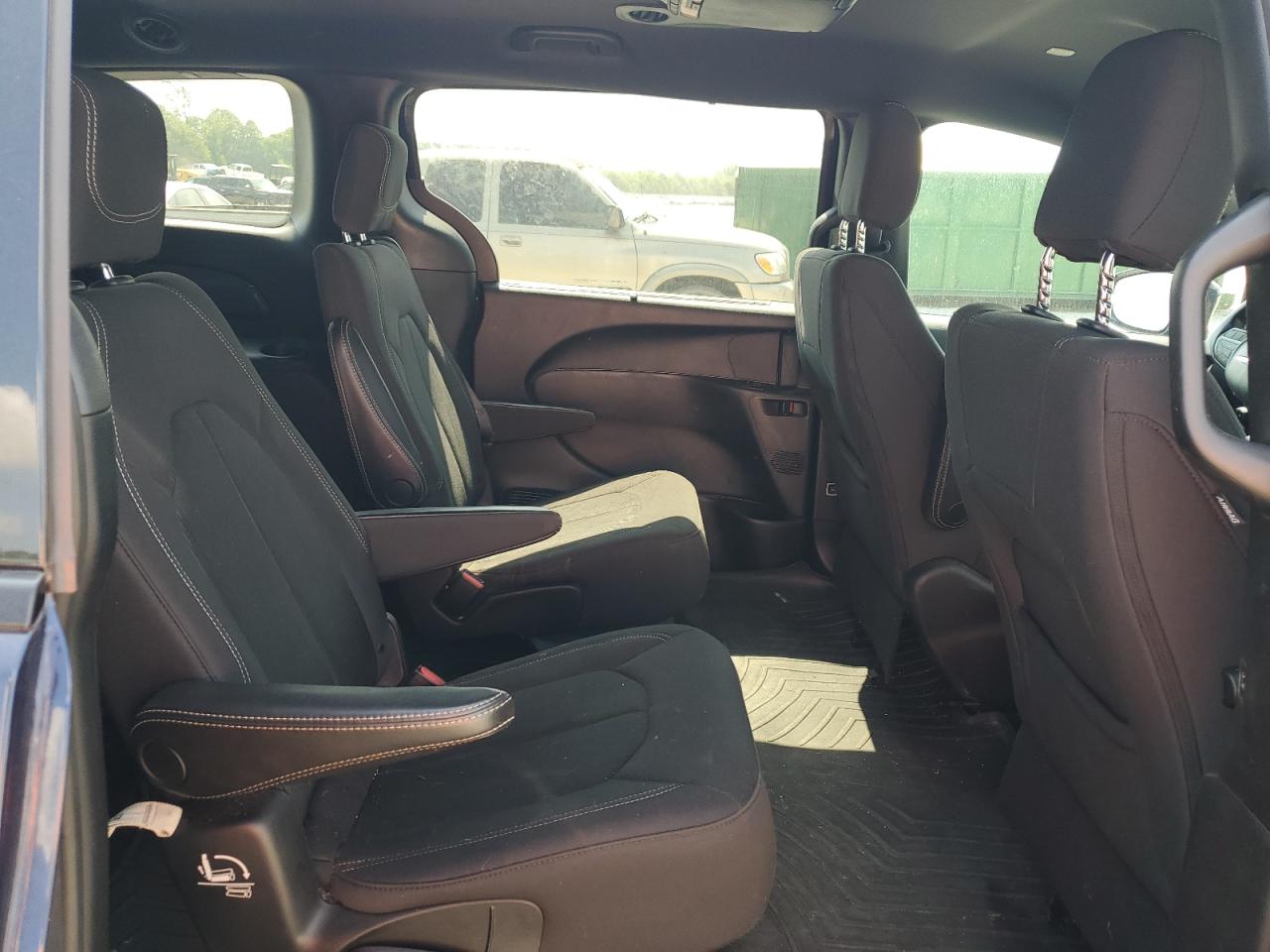 CHRYSLER PACIFICA TOURING PLUS