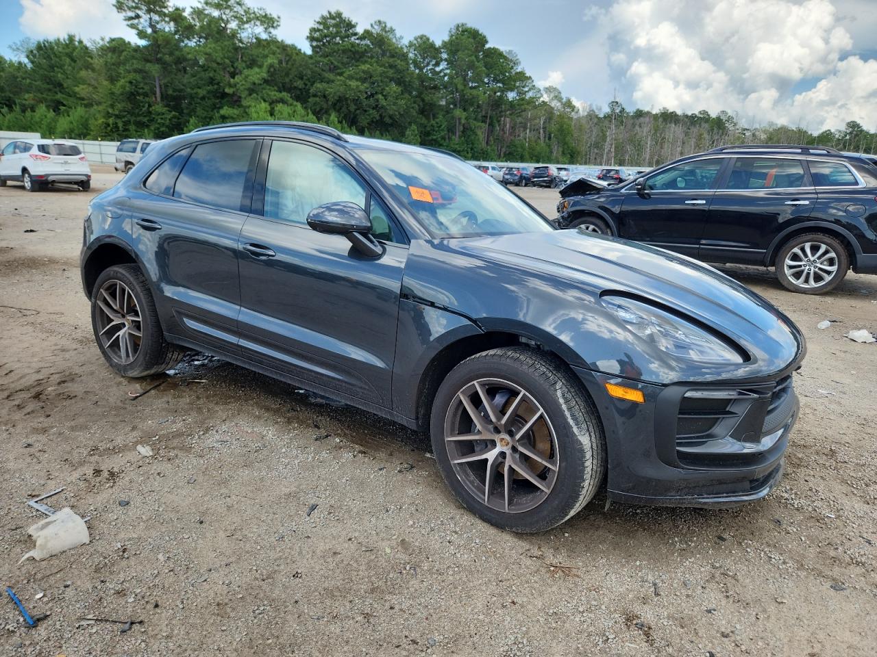 PORSCHE MACAN BASE