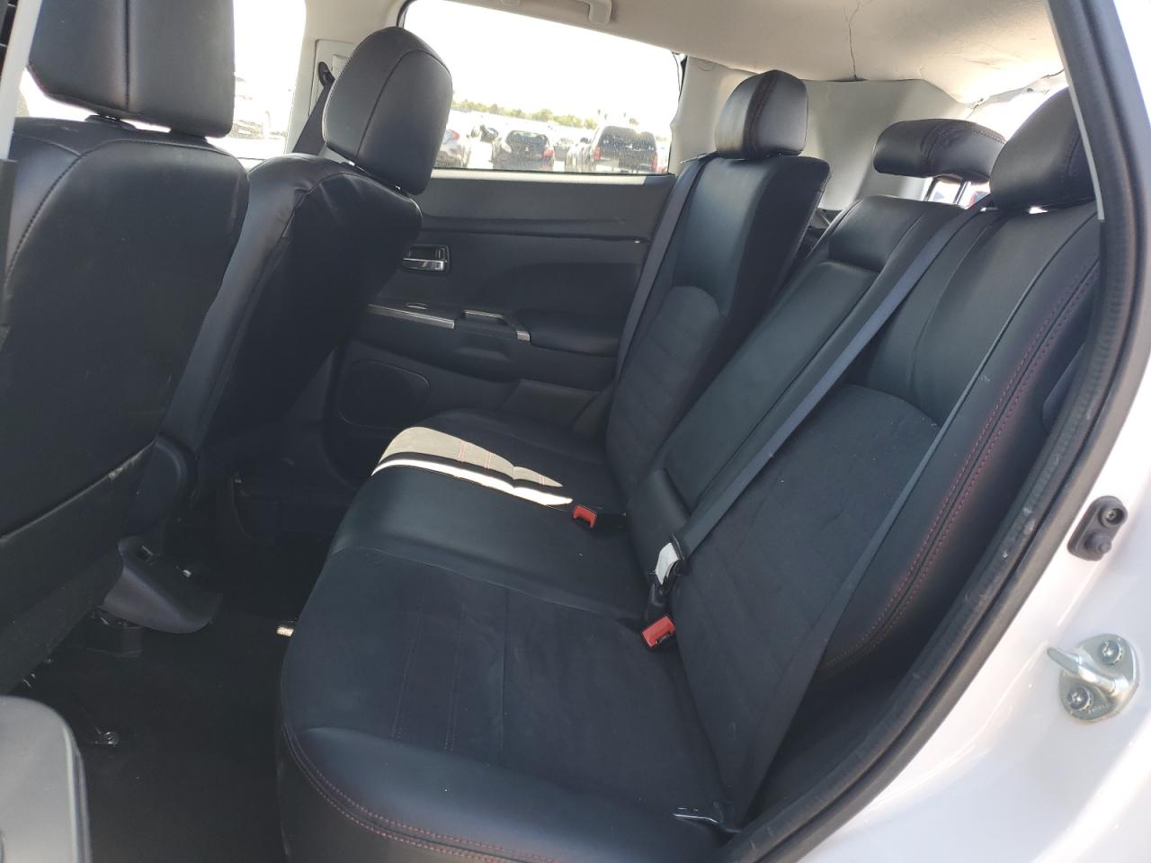 MITSUBISHI OUTLANDER ES