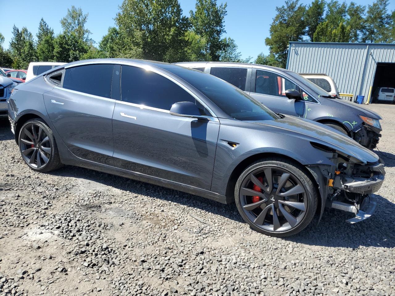 TESLA MODEL 3