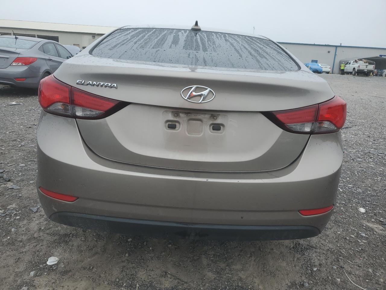 HYUNDAI ELANTRA SE