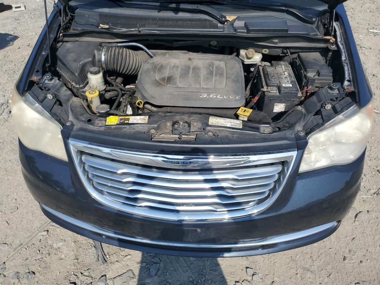 CHRYSLER TOWN & COUNTRY TOURING L