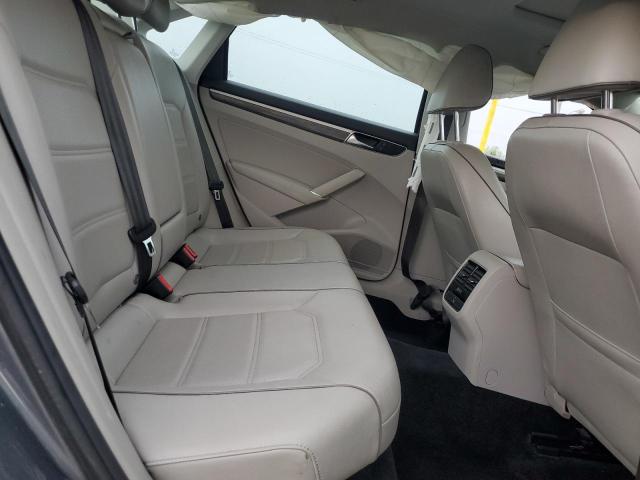 2017 VOLKSWAGEN PASSAT SE 1VWBT7A3XHC000113