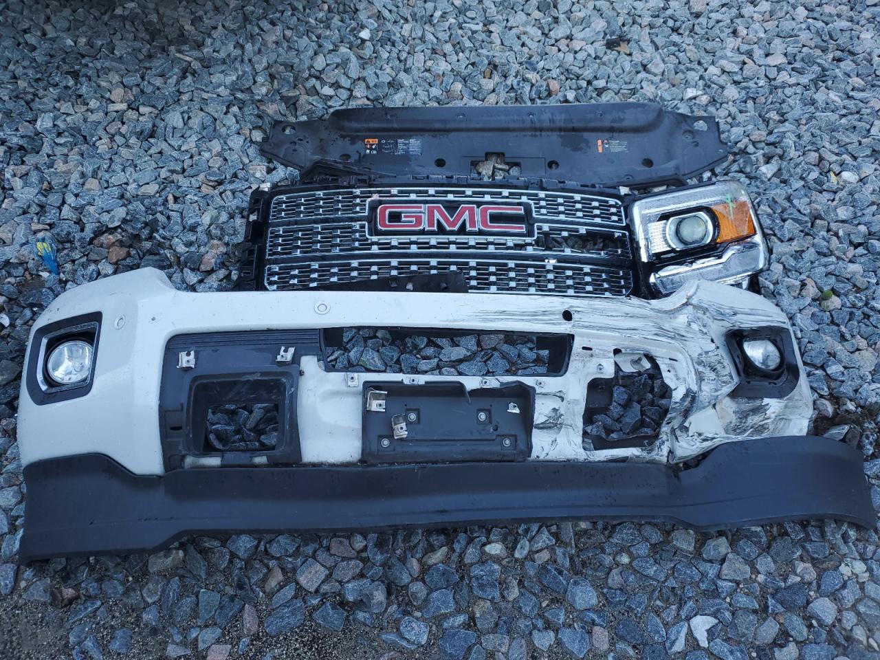 GMC SIERRA K2500 DENALI