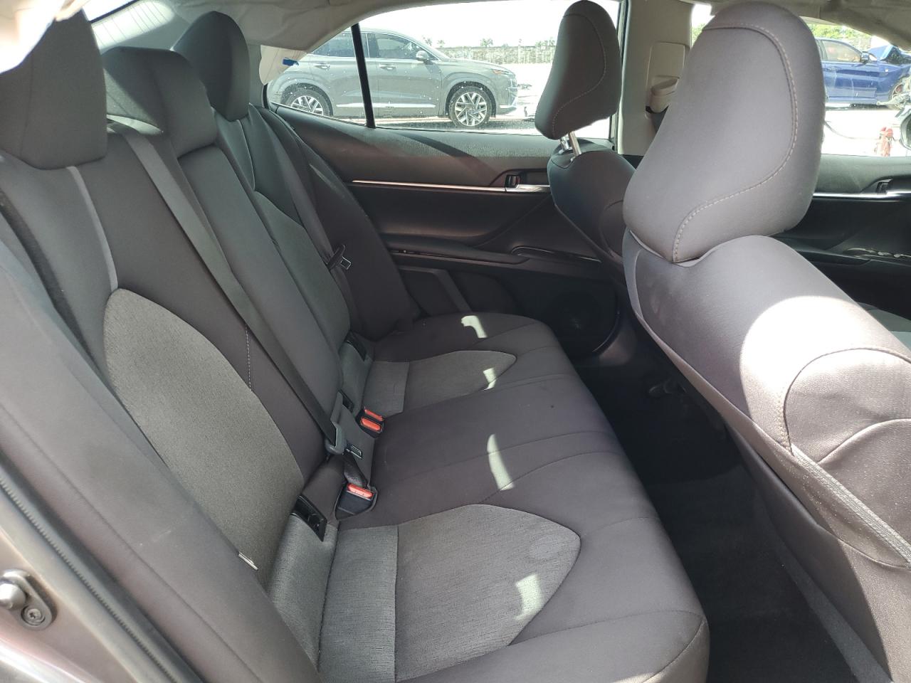 Toyota Camry le 2023