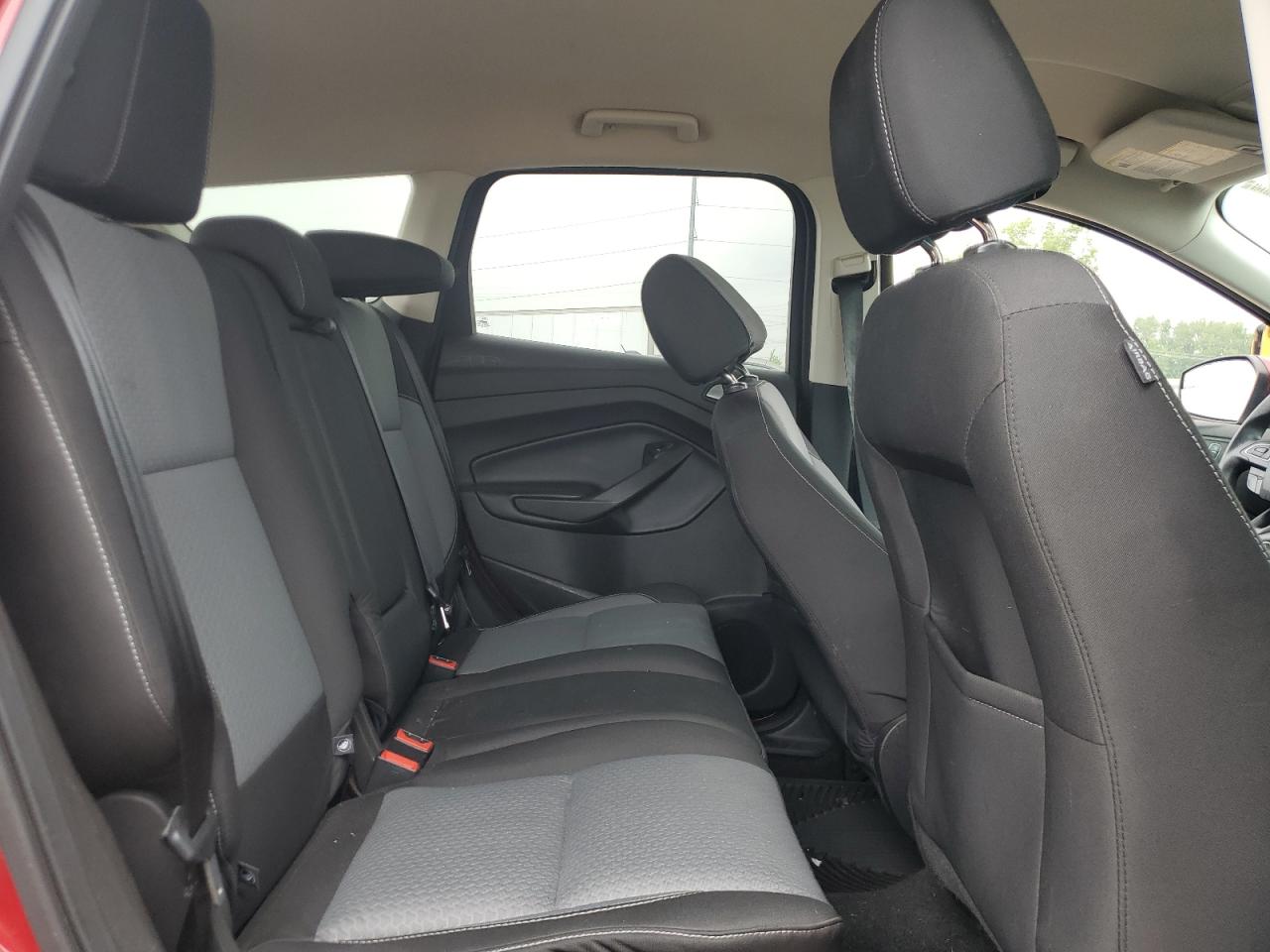 FORD ESCAPE SE