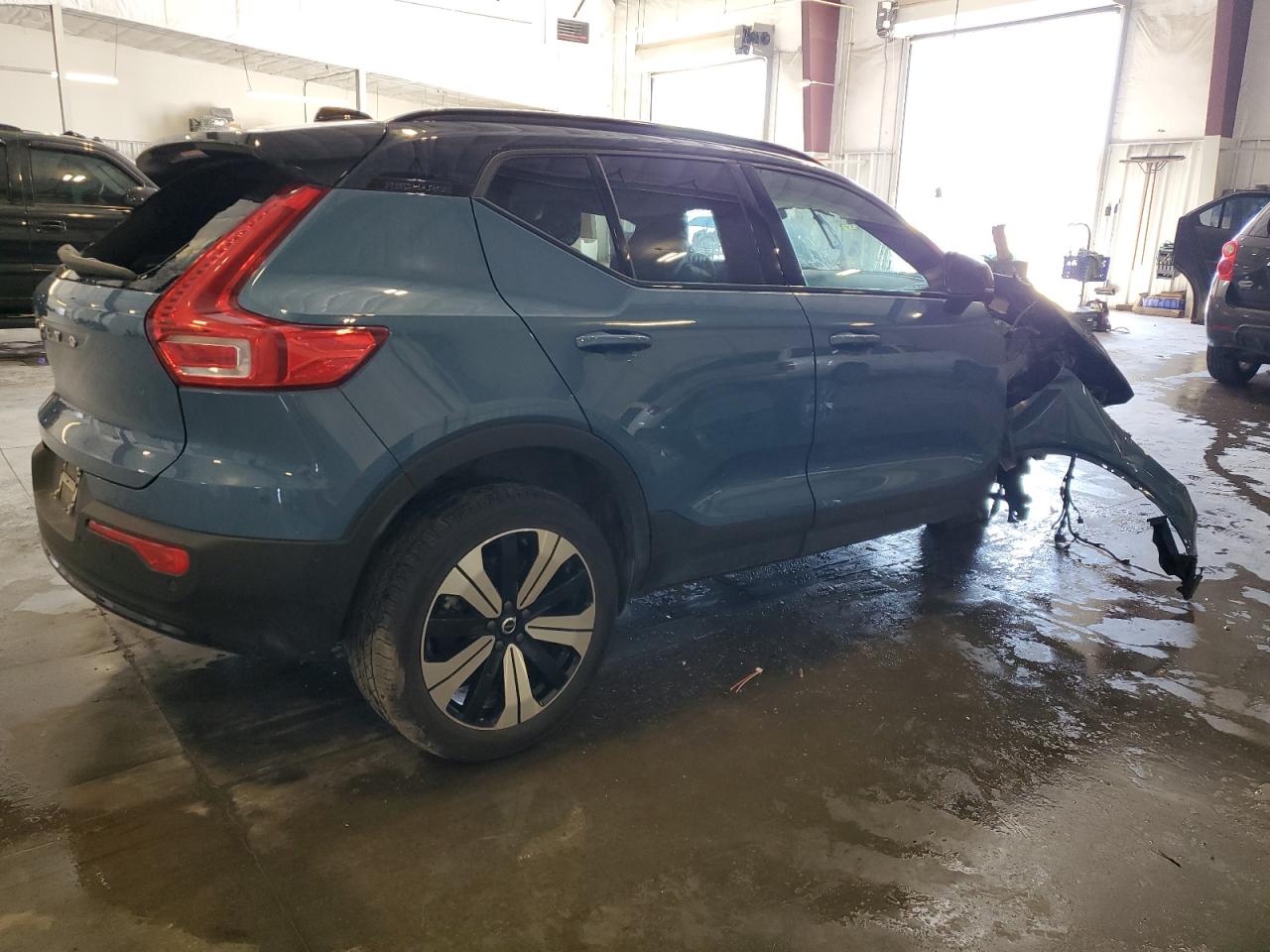 VOLVO XC40 RECHARGE PLUS