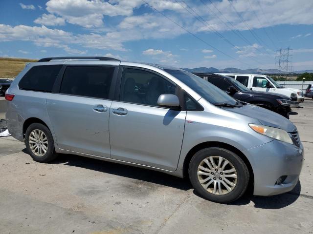 2017 TOYOTA SIENNA XLE 5TDYZ3DC1HS828999