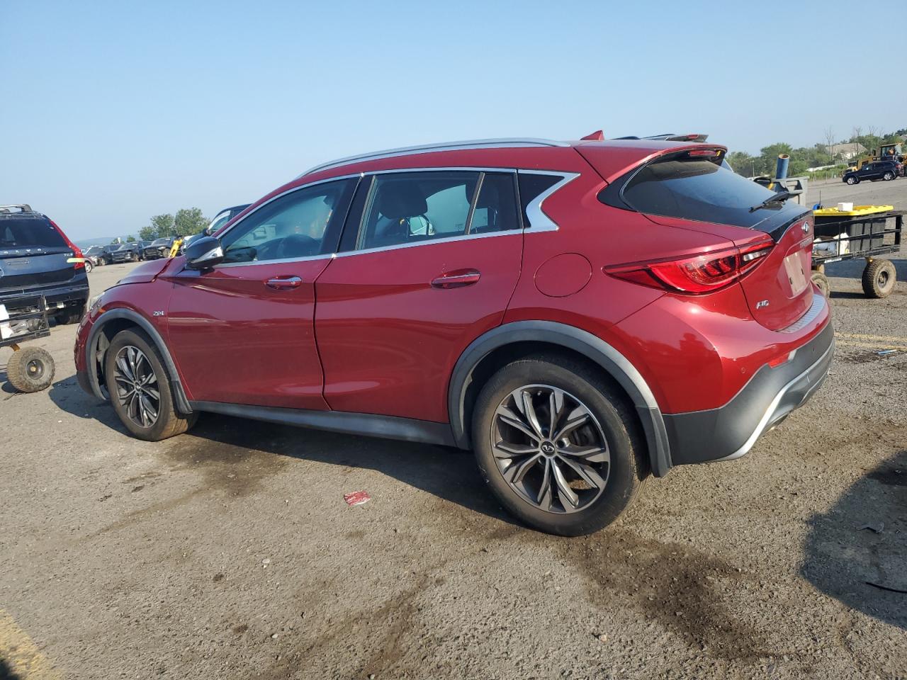 INFINITI QX30 BASE