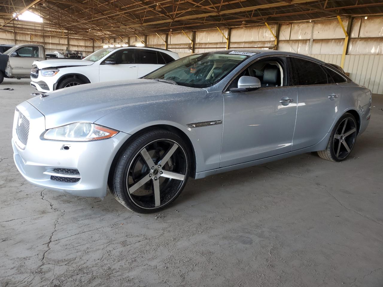JAGUAR XJ