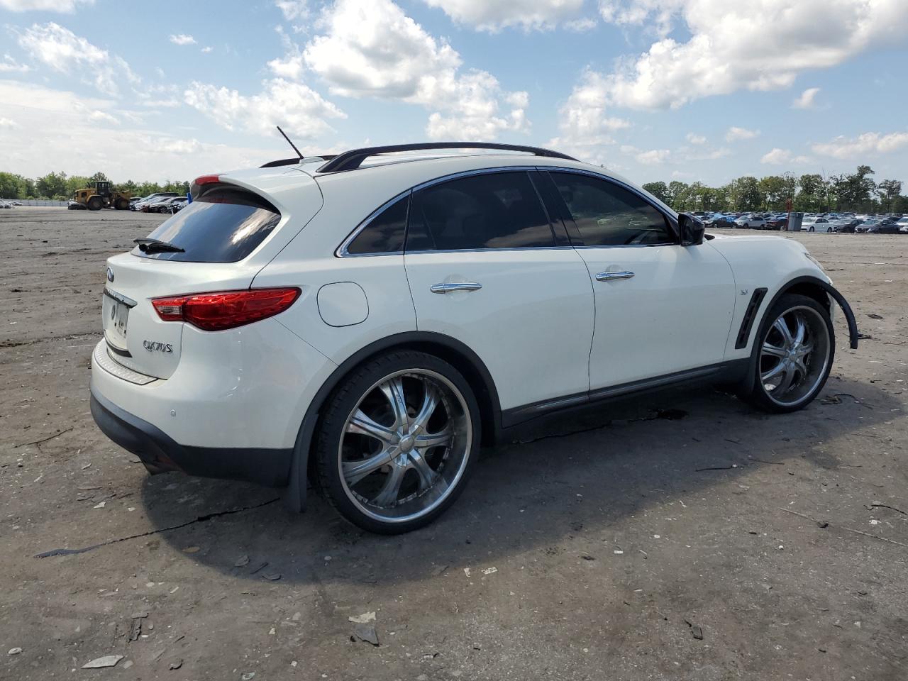 INFINITI QX70