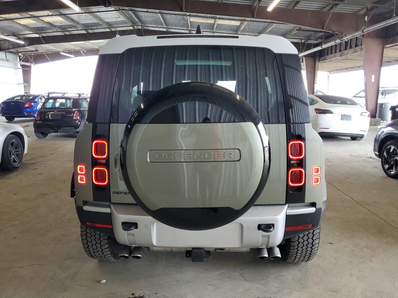 LAND ROVER DEFENDER 110 SE