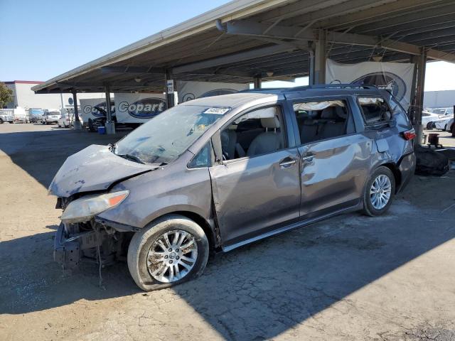 2016 TOYOTA SIENNA XLE - 5TDYK3DC3GS720712