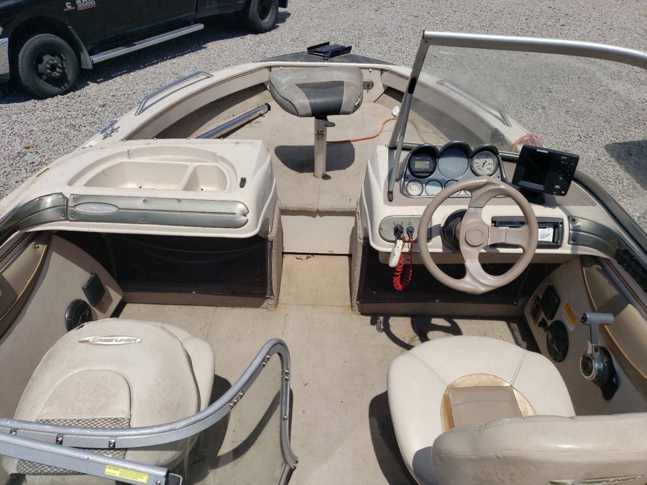 Lot #3191512016 2001 CRESTLINER BOAT