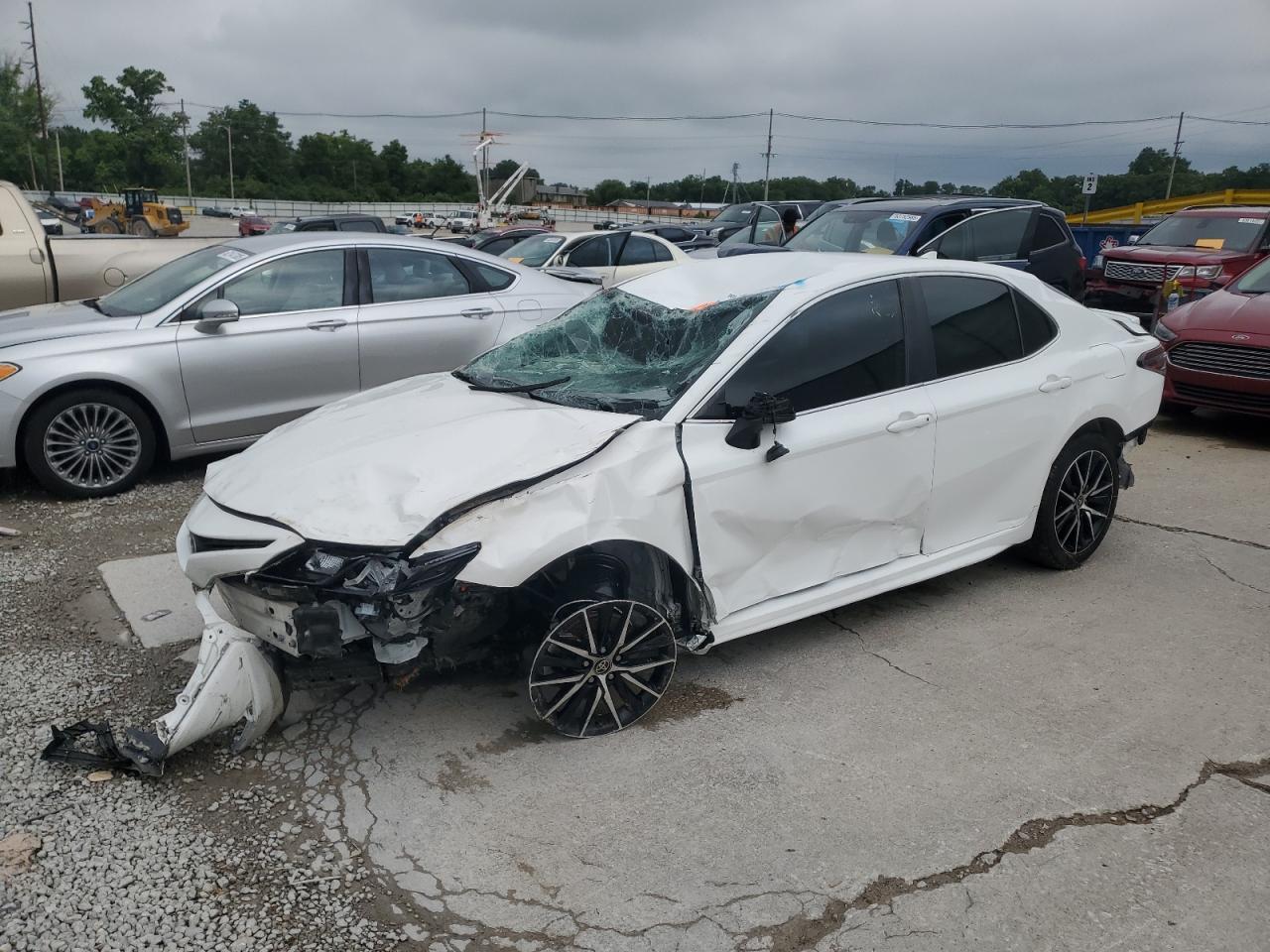 TOYOTA CAMRY SE