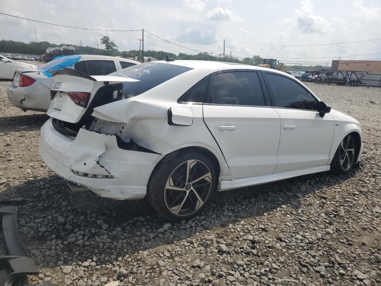 AUDI A3 S-LINE PREMIUM