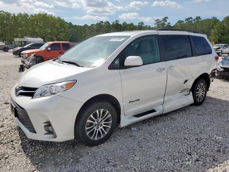 TOYOTA SIENNA XLE