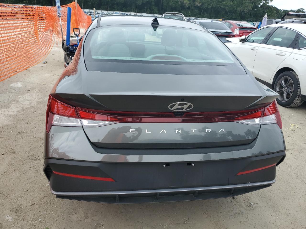 Hyundai Elantra se 2024