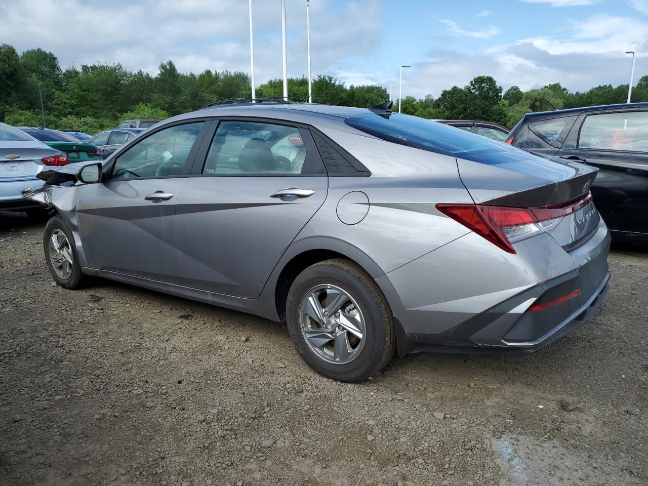 HYUNDAI ELANTRA SE